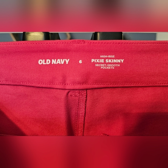 OLD NAVY - HOT PINK PIXY SKINNY PANTS - SIZE 6 - Picture 3 of 3